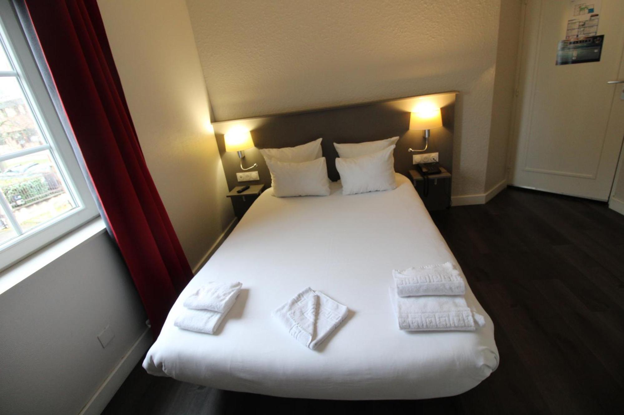 Hotel Casabianca Мулен Экстерьер фото