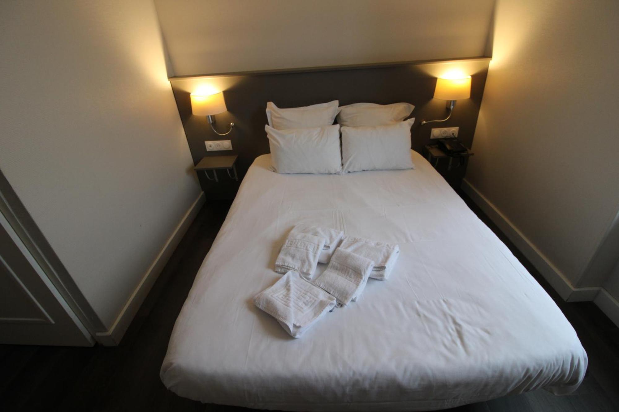 Hotel Casabianca Мулен Экстерьер фото