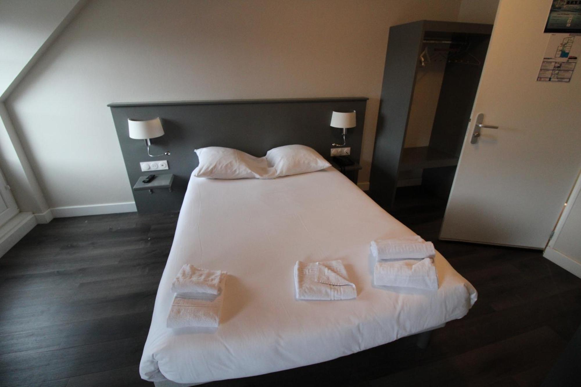 Hotel Casabianca Мулен Экстерьер фото