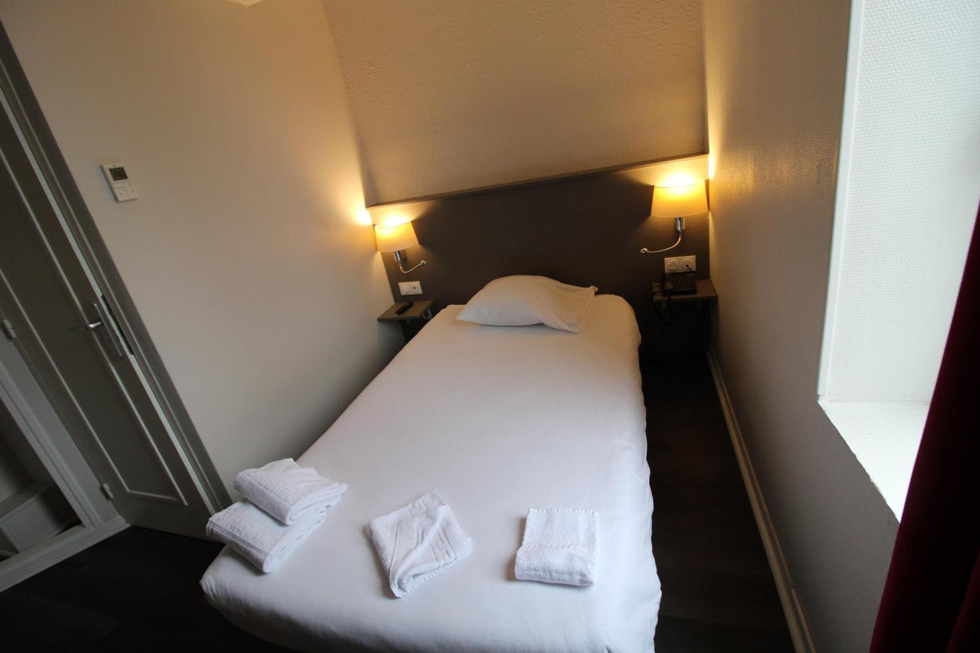 Hotel Casabianca Мулен Экстерьер фото