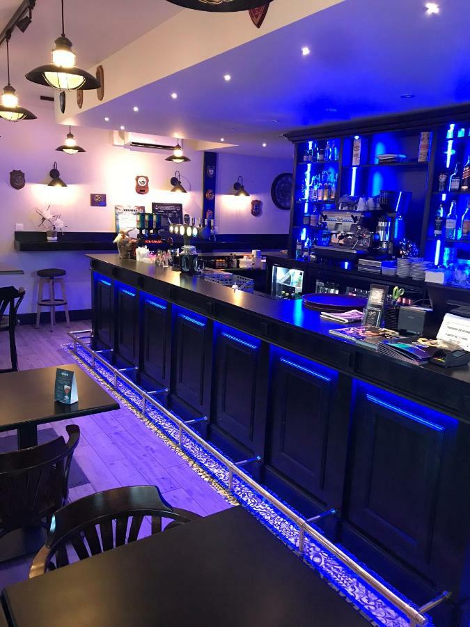 Hotel Casabianca Мулен Экстерьер фото